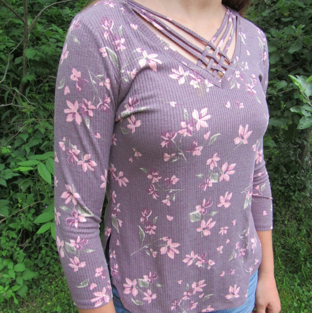 Flowered top!! Really cute and comfortable!!